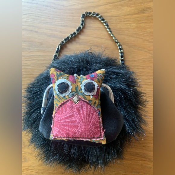 Cuteness bundle - faux fur mini bag, vegan coin purse and owl pin - Picture 8 of 8
